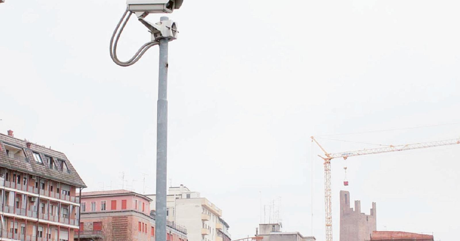 “Una telecamera su ogni lampione”
