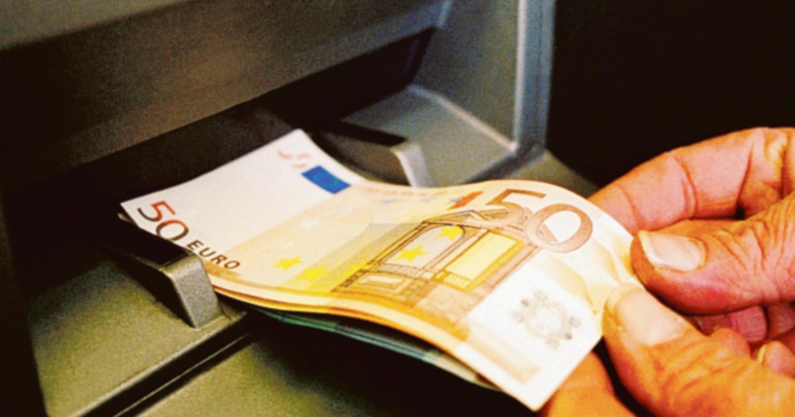 Atm vuoti, scatta la polemica