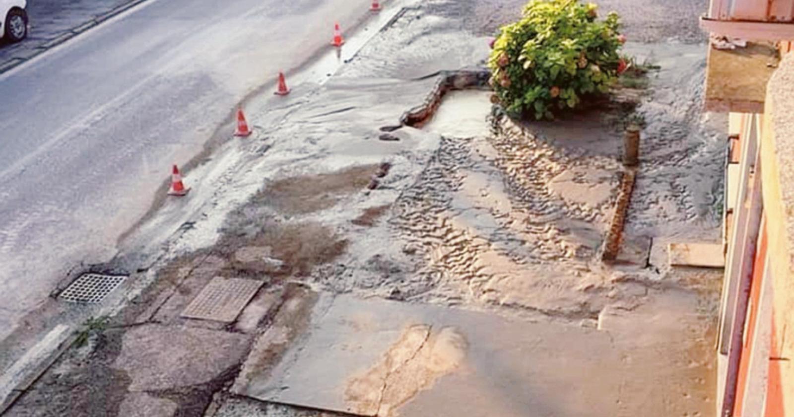 Via Battisti, tubi collassati