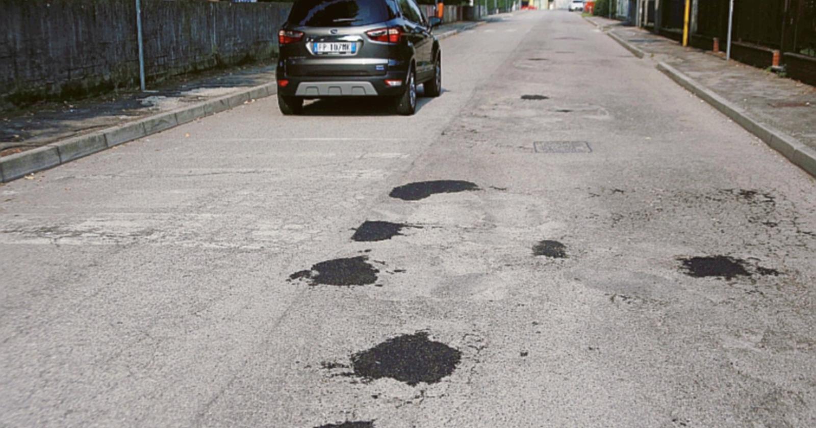 Asfalto a spot, ma va in pezzi