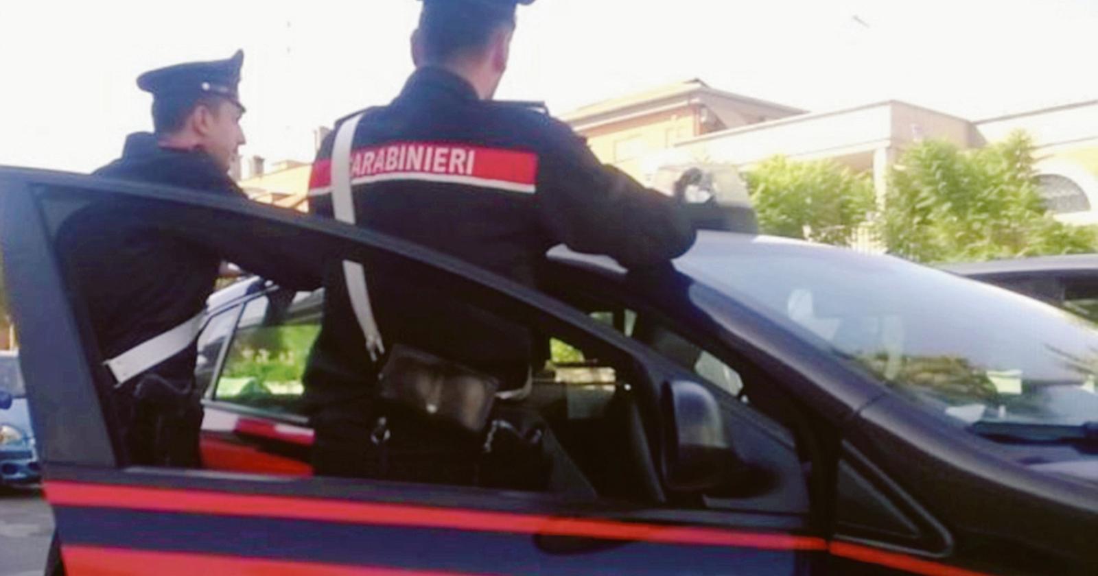 Entrano in palestra e rubano l'attrezzatura da karate