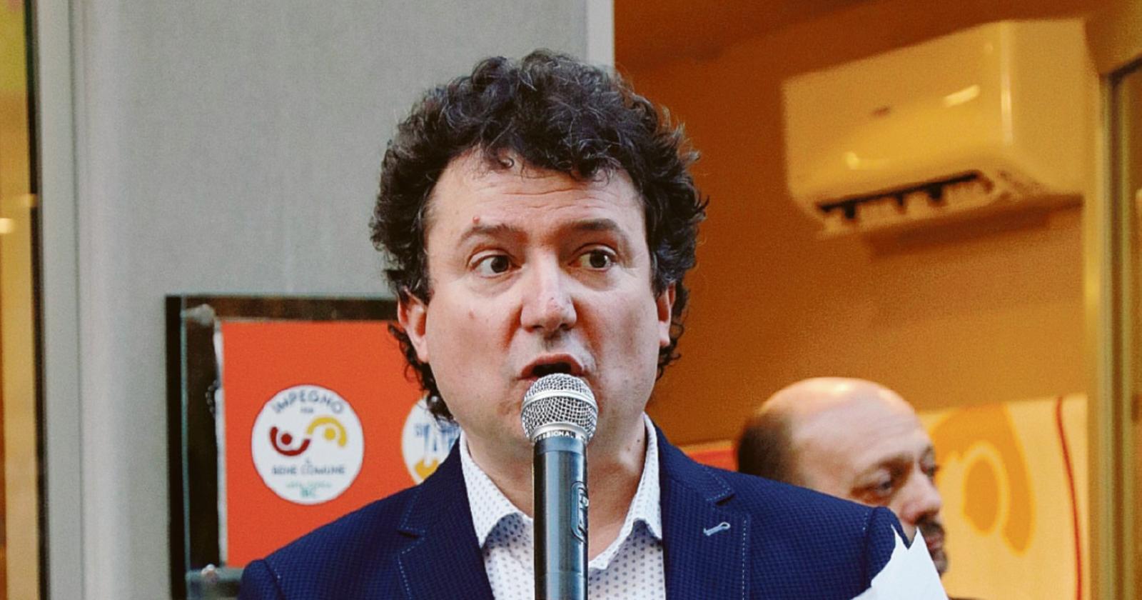 Vigilessa, Omar attacca la stampa