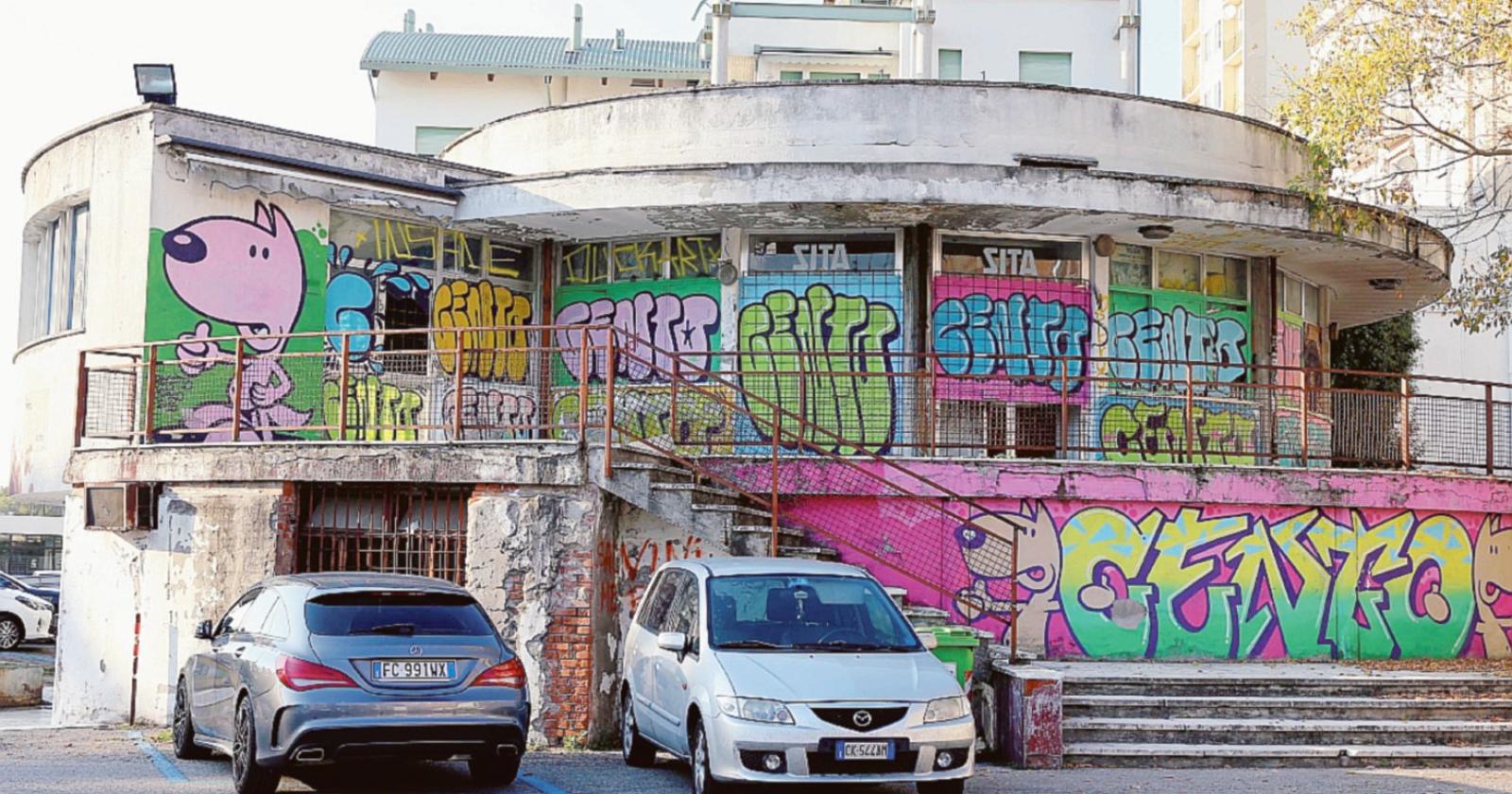 “Demoliremo l’ex biglietteria”