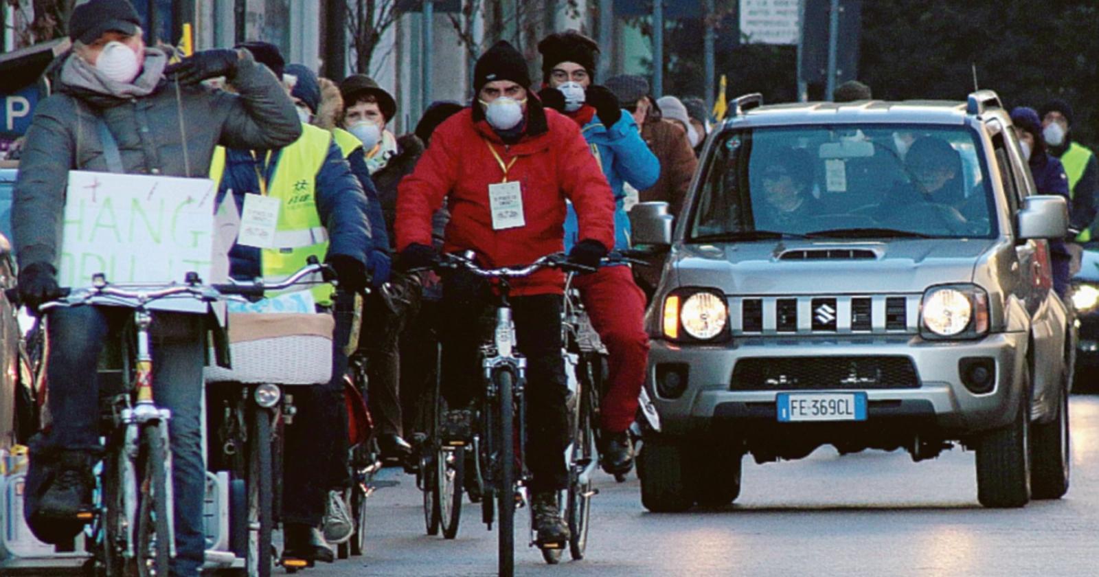 Smog alle stelle, vicino il blocco