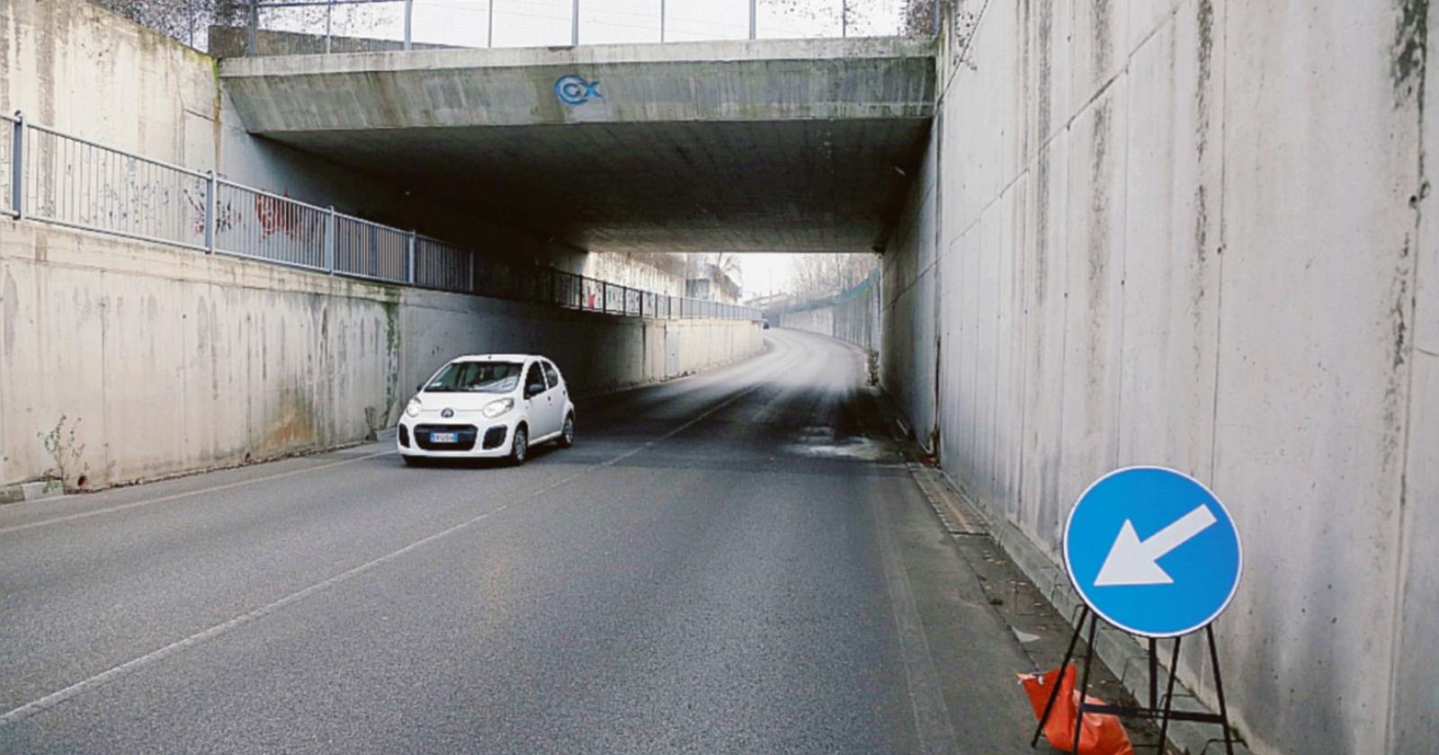 Il sottopasso preso tra due acque