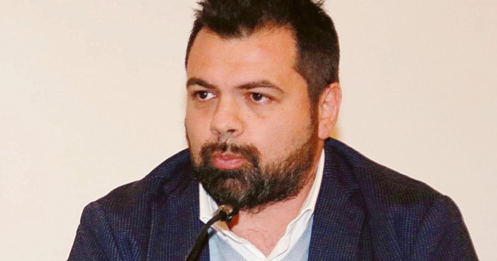 Il Pd spaccato, trattativa aperta