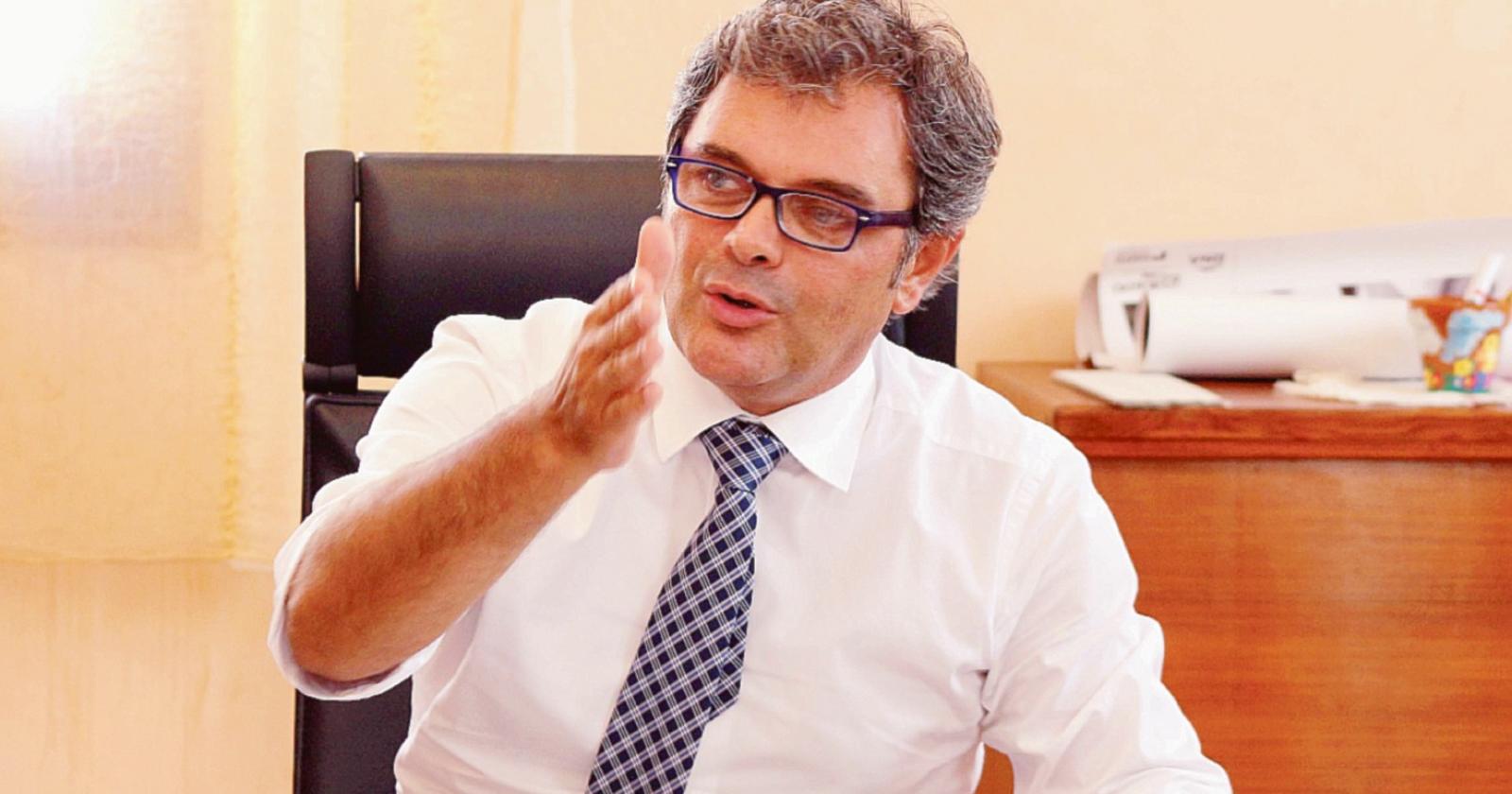 Sindaco: comandante in discussione