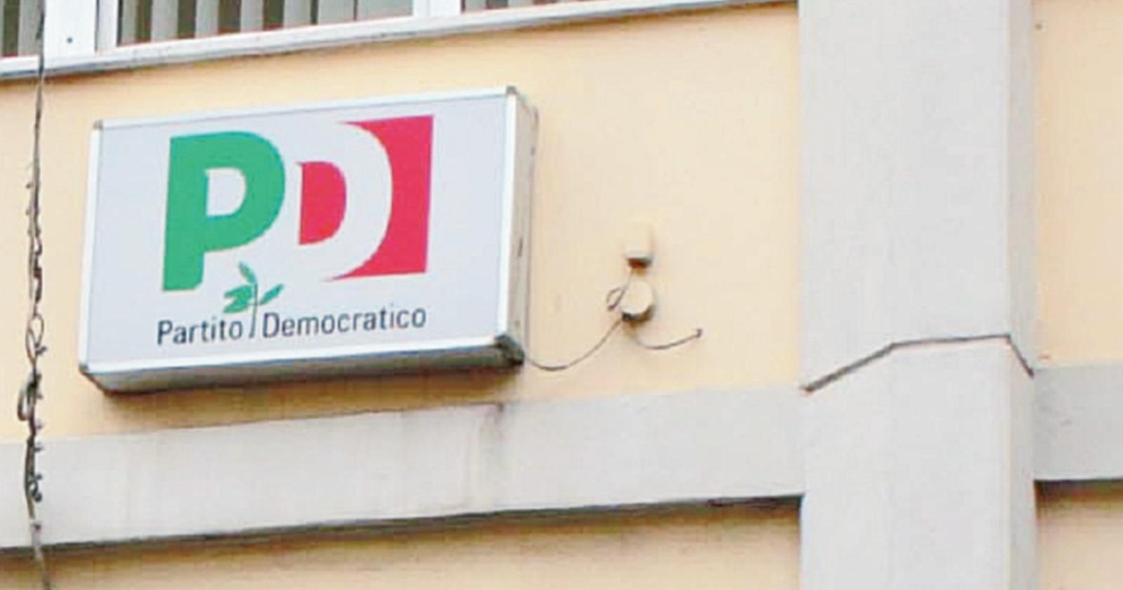 Urla e offese alla riunione del Pd
