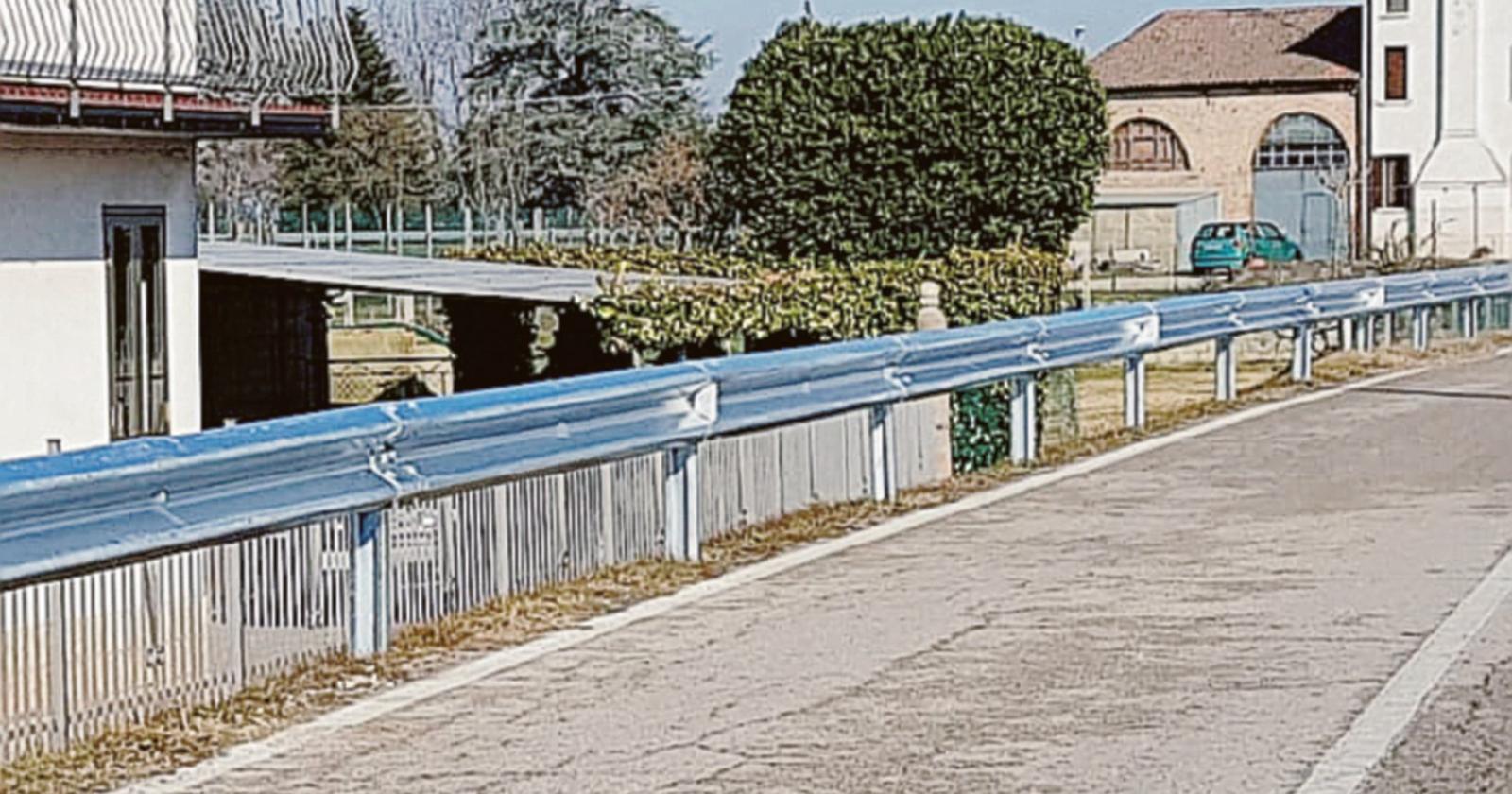 Installati nuovi guard rail per la sicurezza stradale