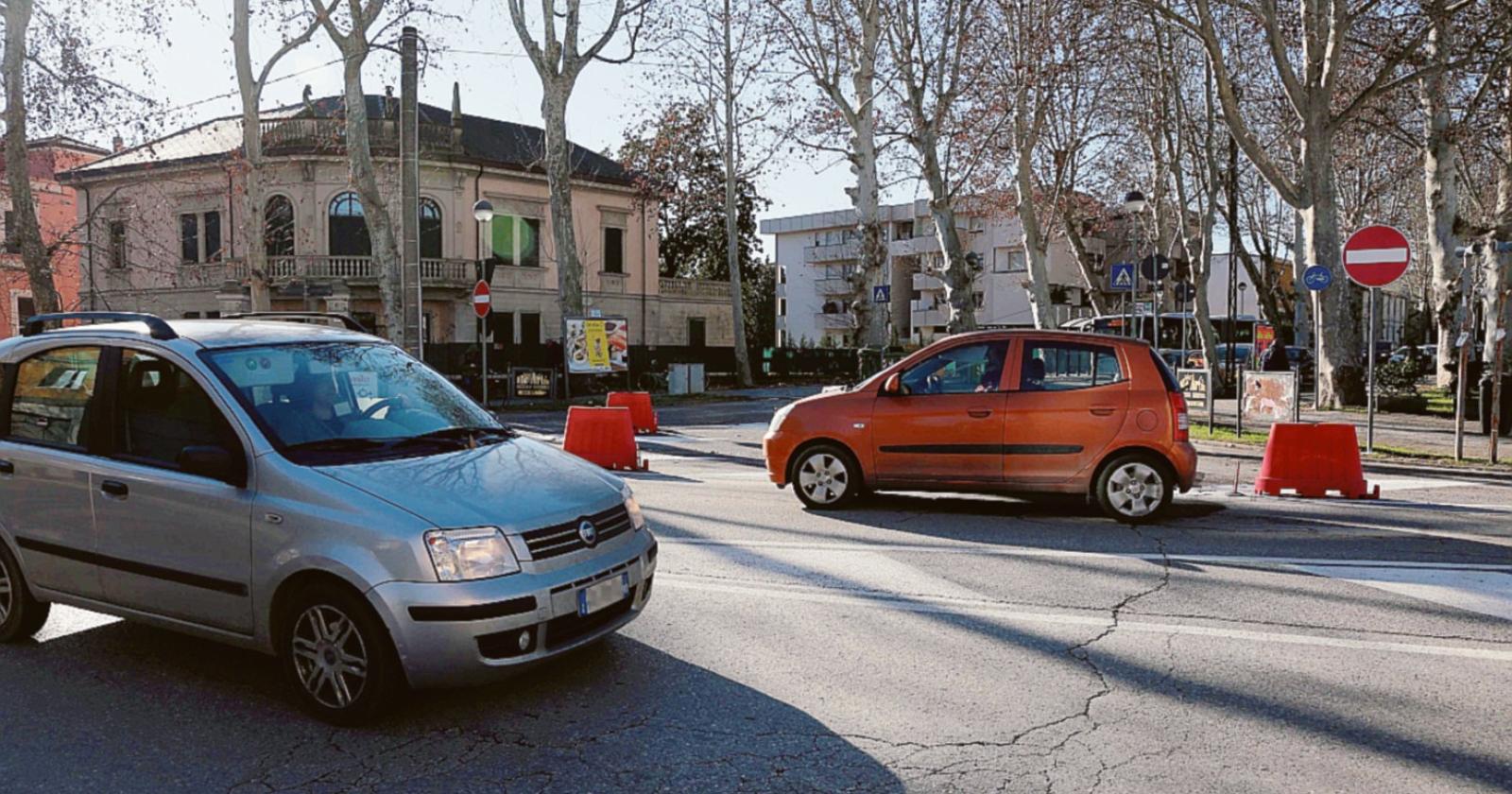 Stazione, si cambia un’altra volta