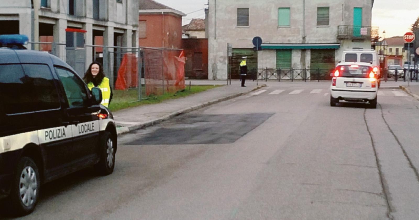 Via Fiume chiusa anche ai pedoni
