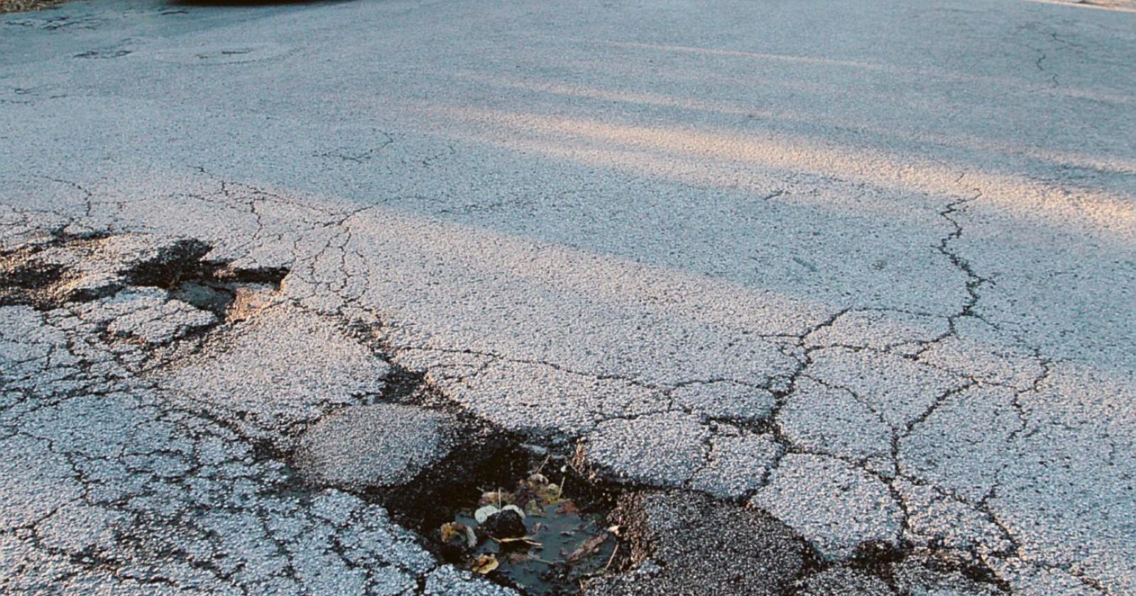 Strade da aggiustare, si parte