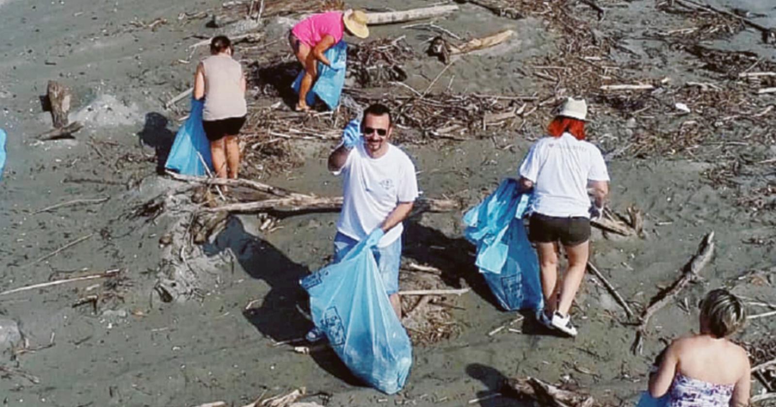 In 100 a pulire la spiaggia di Boccasette 