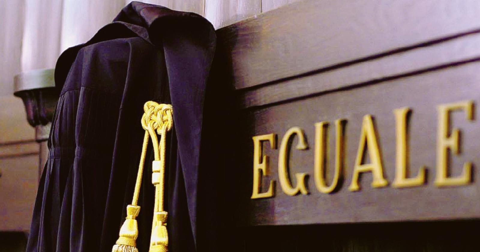 L’imputato: “Sono gay. Non è reato”