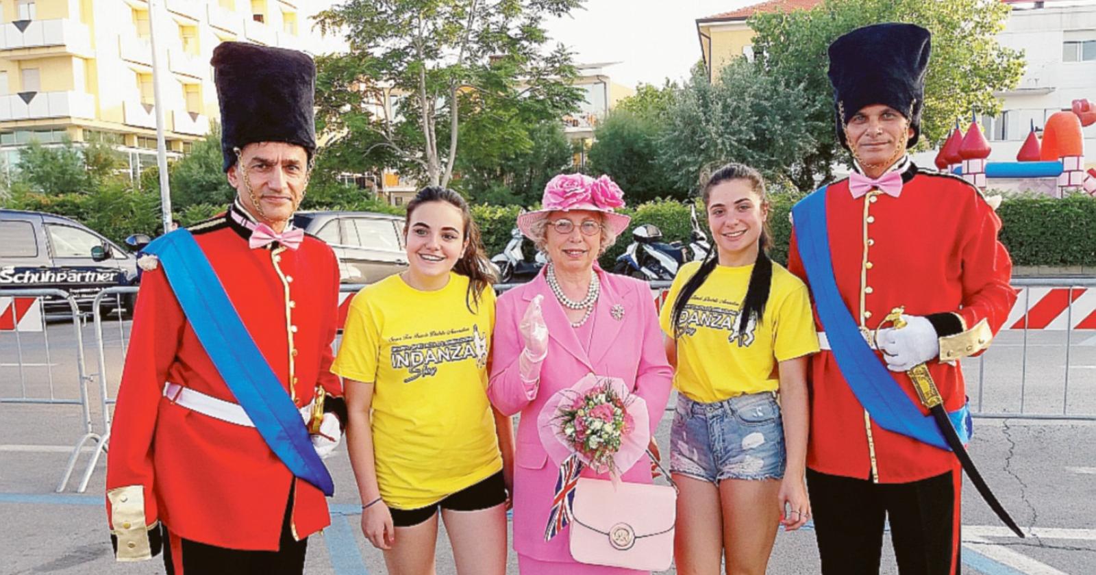 The Queen incanta anche Riccione
