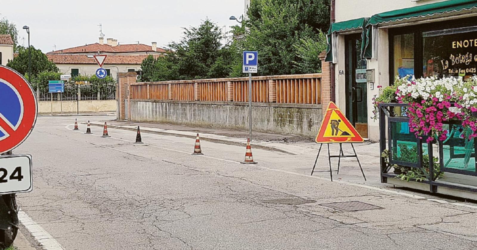 Marciapiedi, tocca a Largo Carducci
