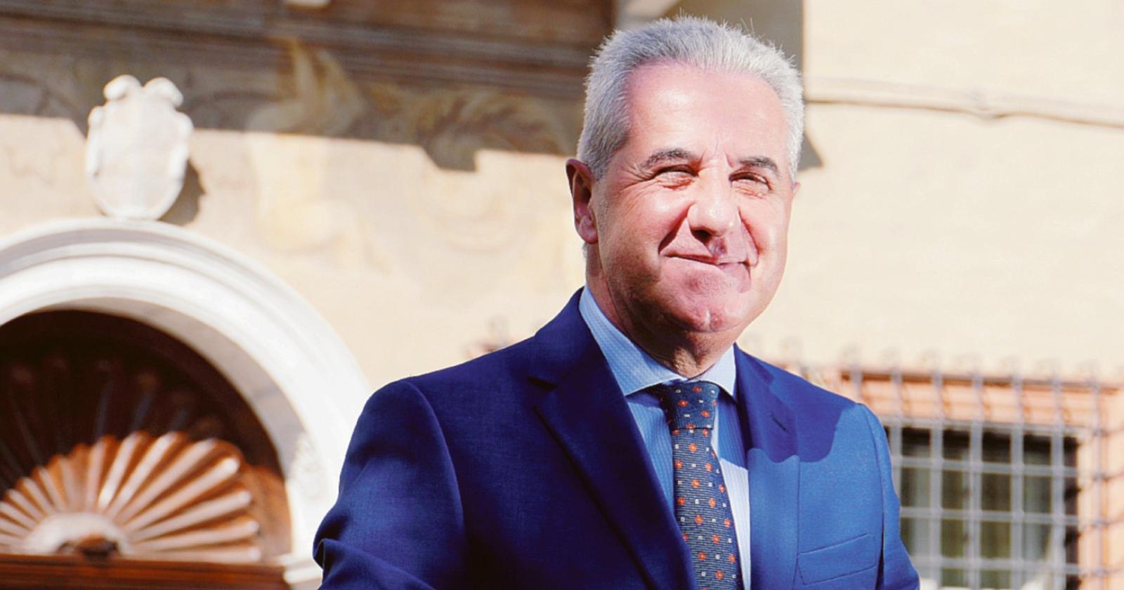 Viaro, pugno di ferro sui rifiuti