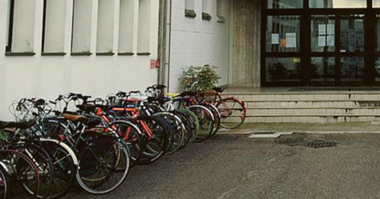 Razzie di bici nei licei gli studenti chiedono aiuto