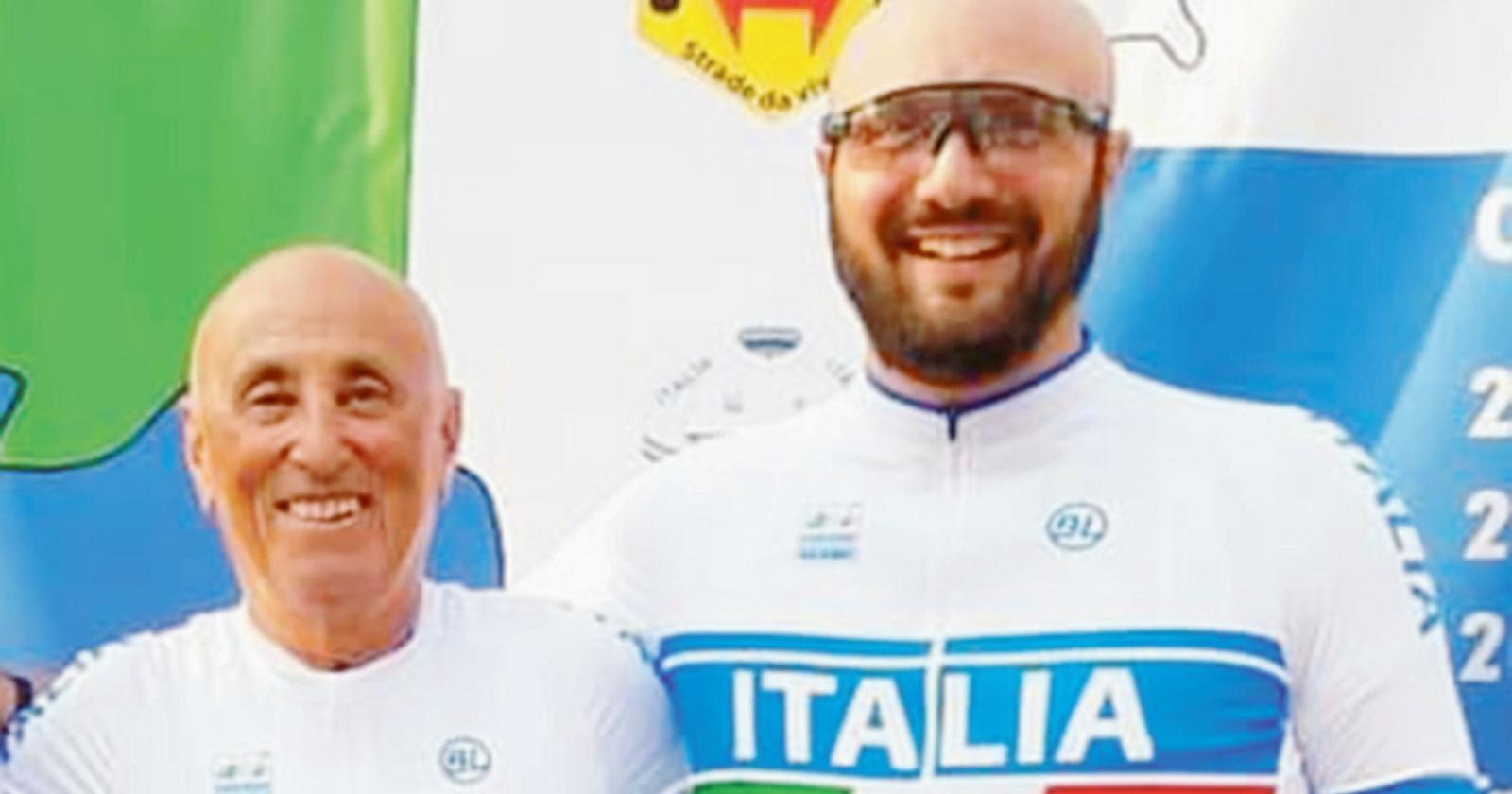 In bici 90 ore per conquistare Parigi