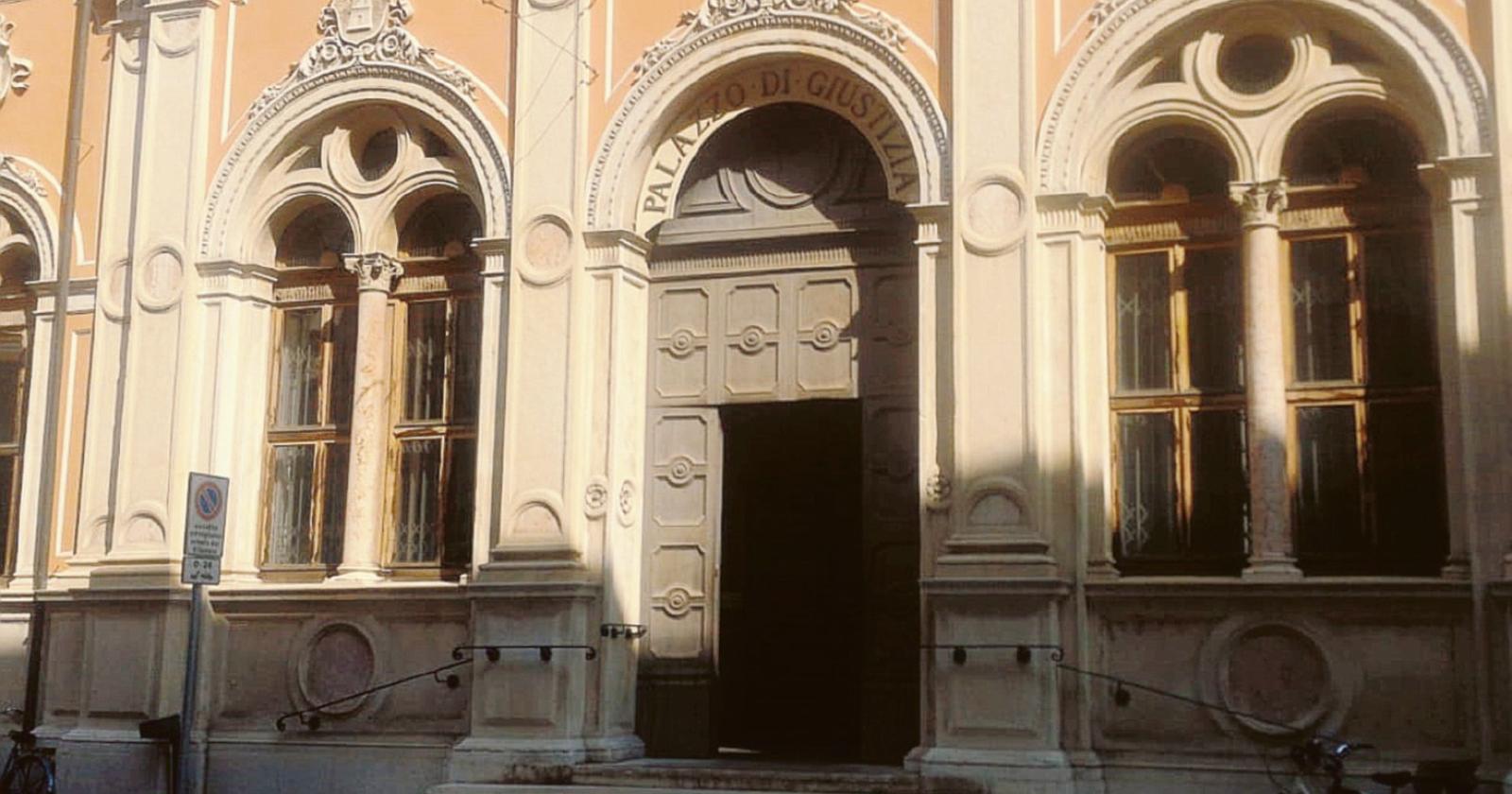 Maltrattamenti, una oss ha parlato