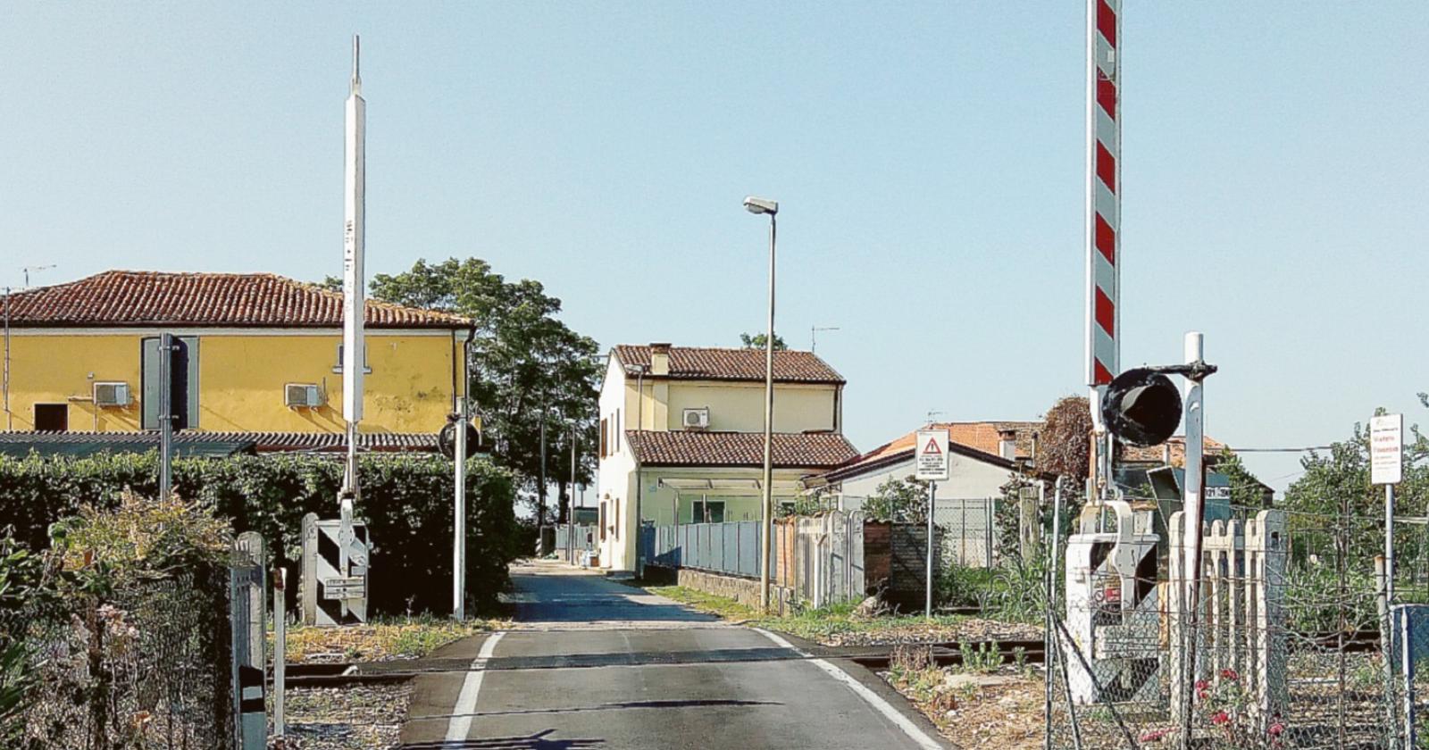 Passaggio a livello chiuso 5 giorni