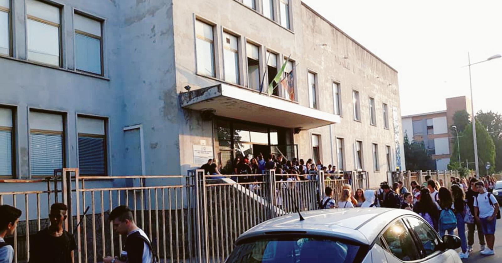 Scuole superiori, un mare di lavori