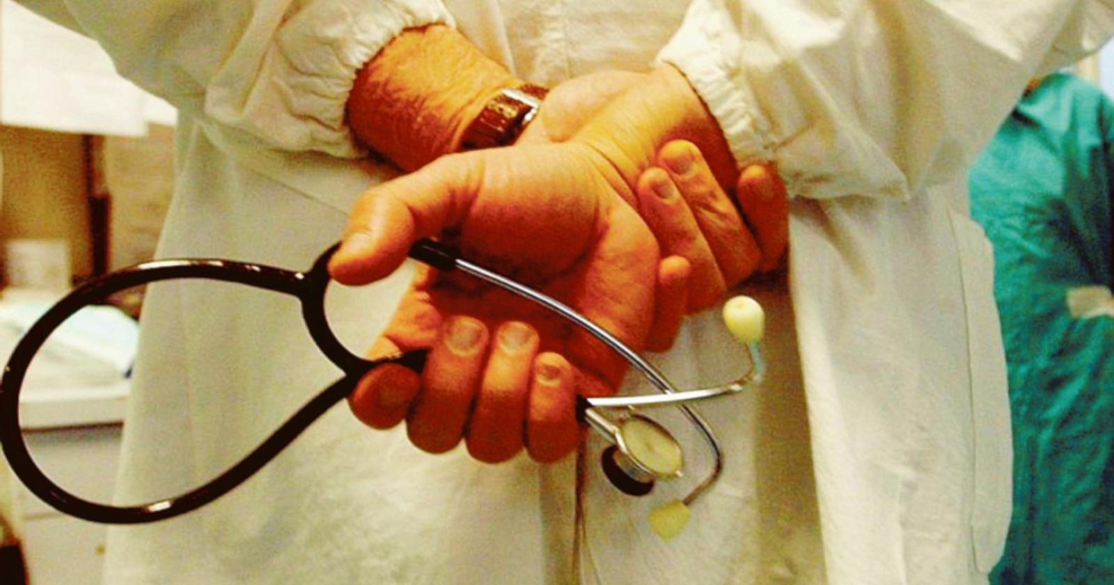 Giovani molestate: scoppia il sexy scandalo in ospedale