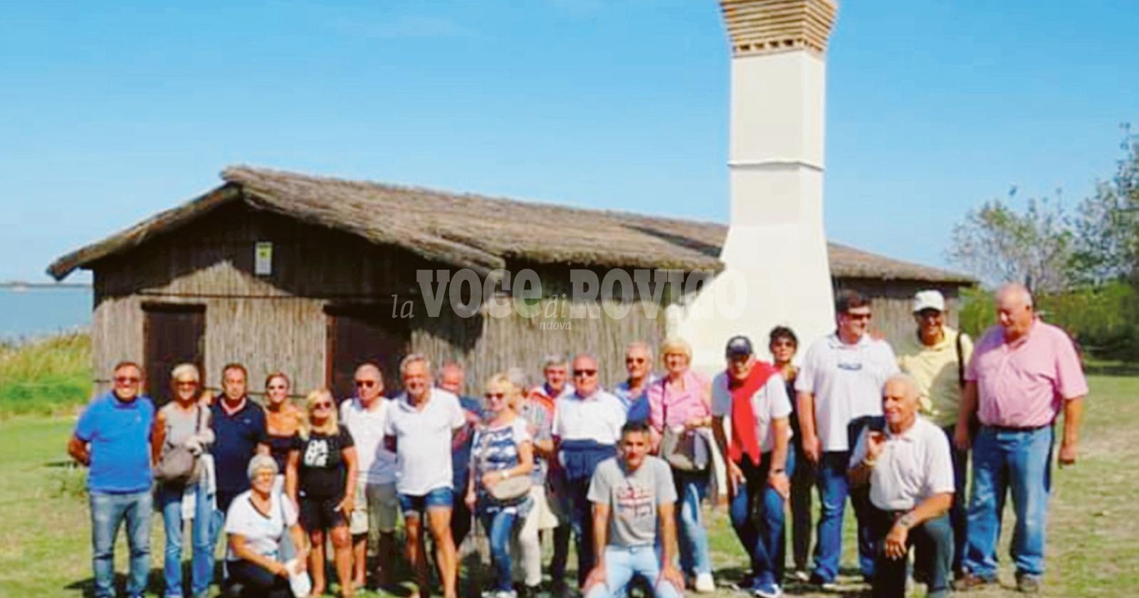 Cavalieri e guardie d'onore in gita nel Delta