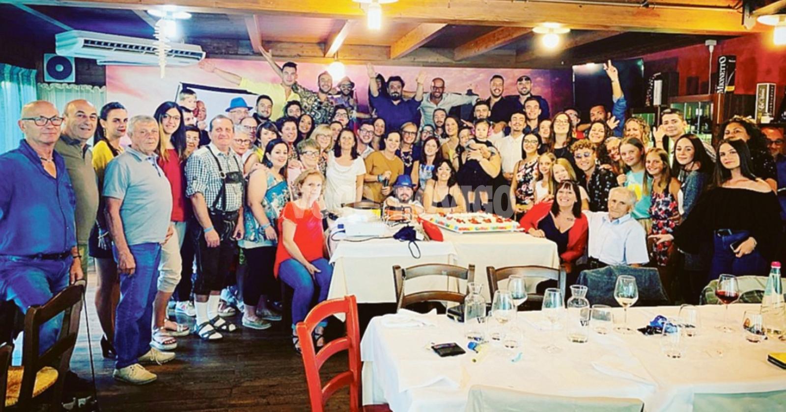 Calabroni, conviviale per 70