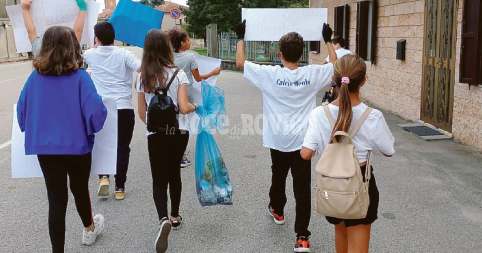 Global strike: dopo la scuola i ragazzi puliscono il paese