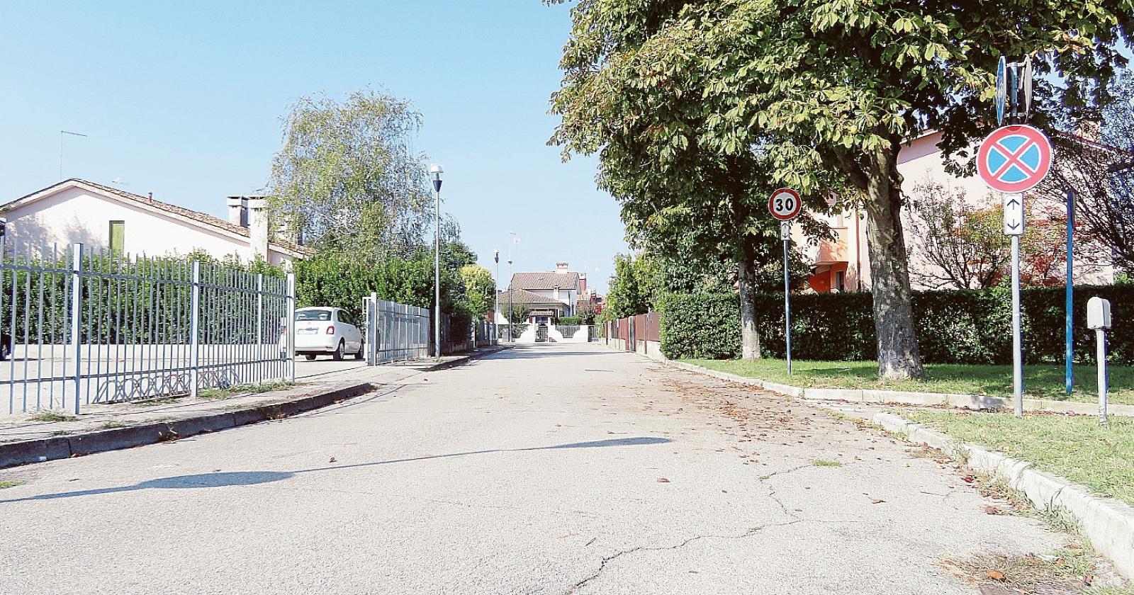 Via Guarnieri, limite dei trenta