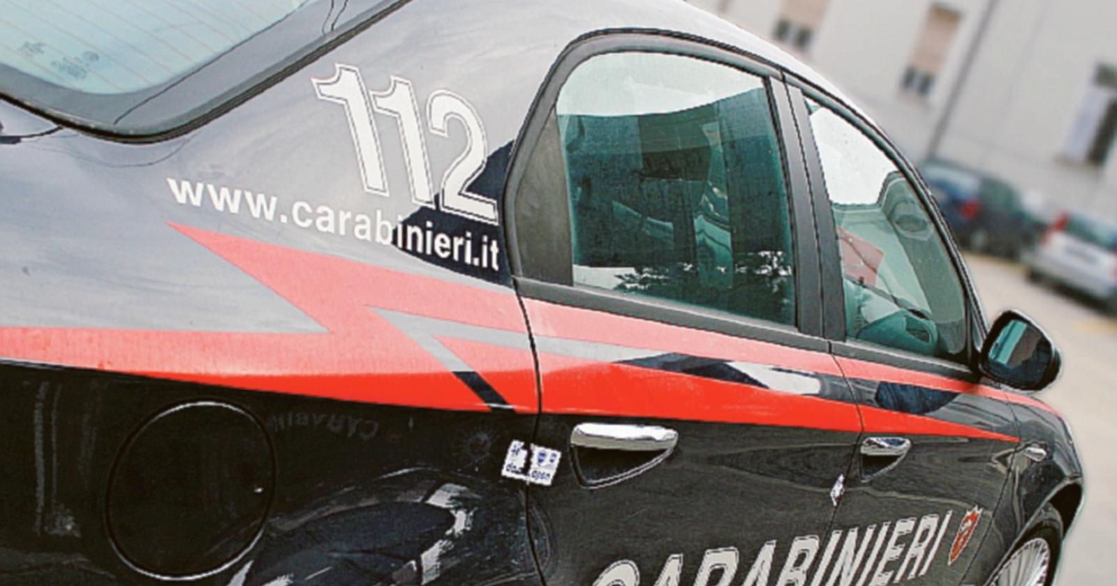 Porta la bimba a scuola e poi sparisce nel nulla