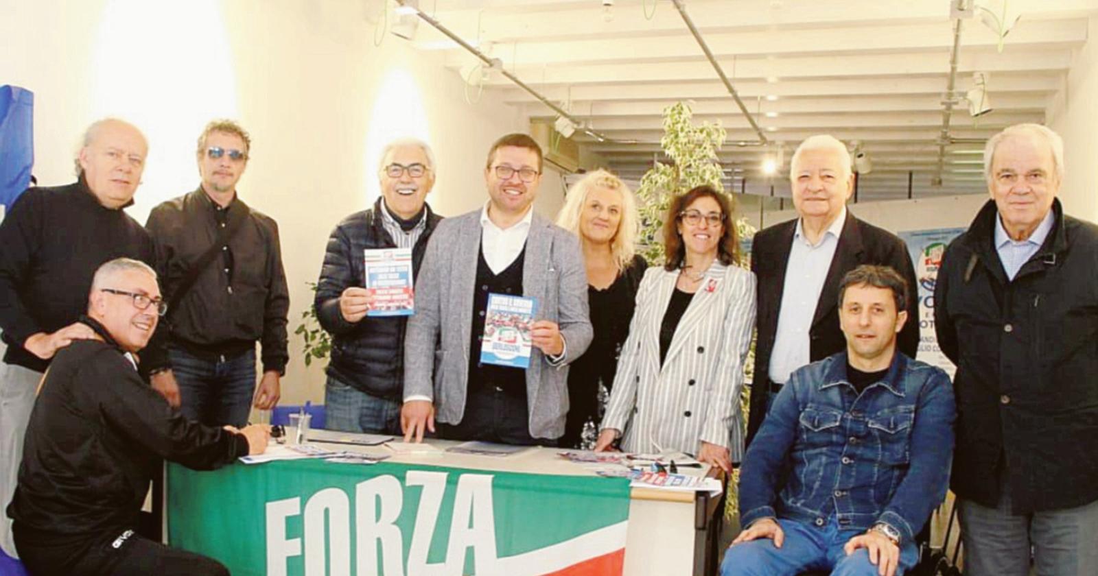 Forza Italia: “Basta tasse”