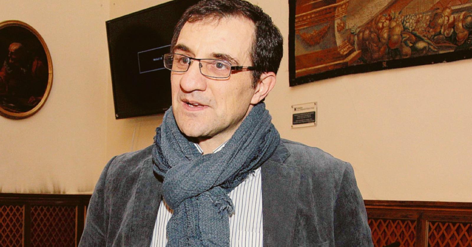 Tutto tace e la piazza resta deserta fino a maggio 