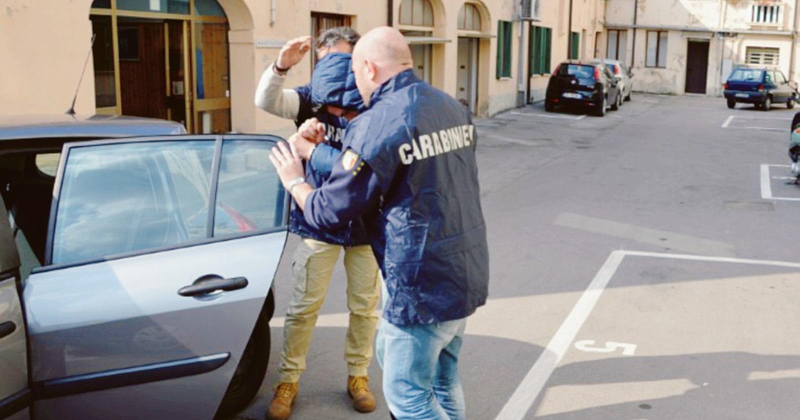 Anziani pestati a sangue e derubati