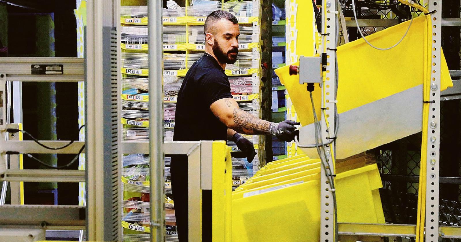 Pickeristi e carrellisti, gettonati per Amazon