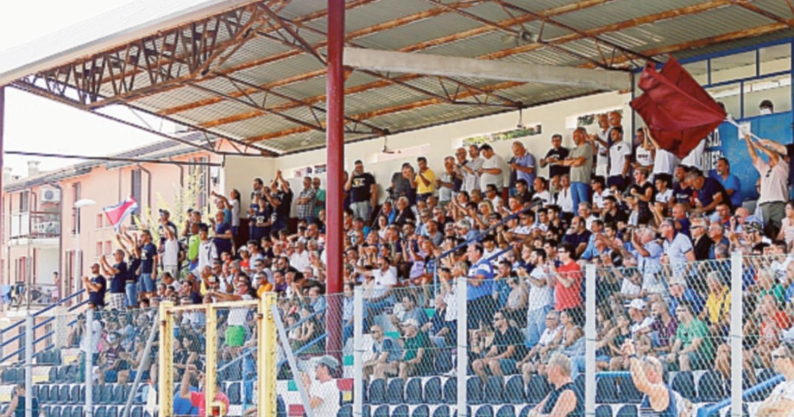 Adriese, i tifosi: “Questa maglia ha 114 anni di storia”