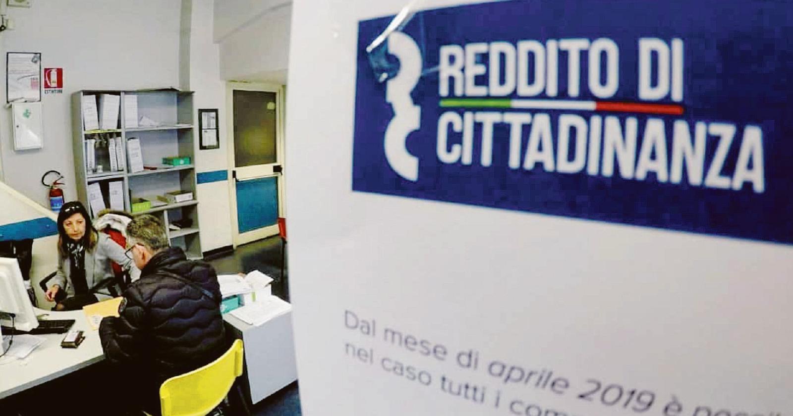 Rapinatori, spacciatori e persino residenti in Colombia. Tutti col reddito di cittadinanza