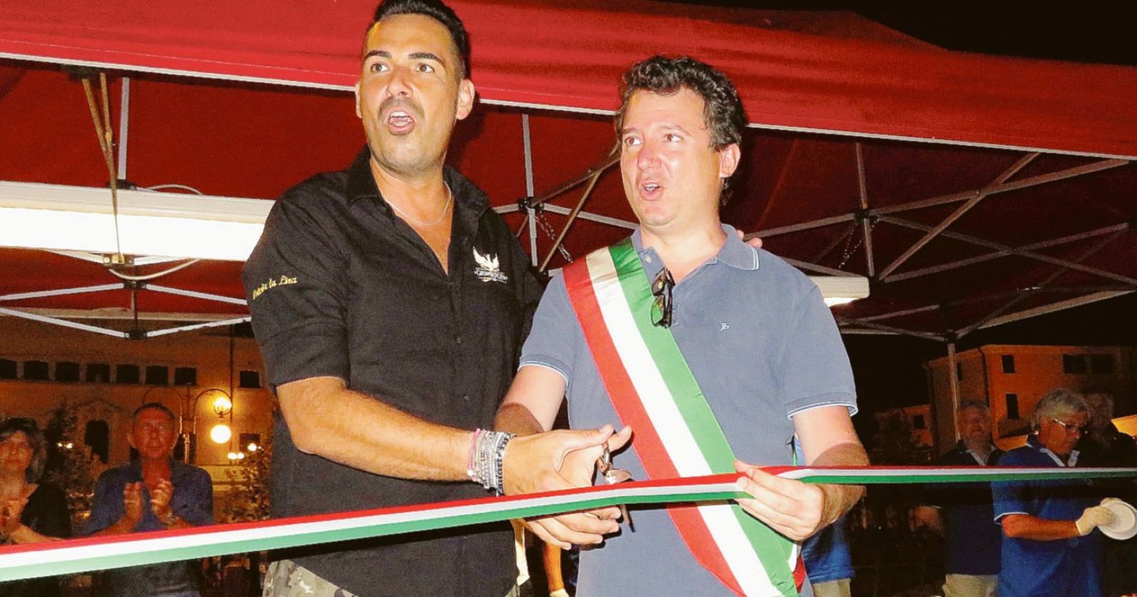 Adriashopping lasciata alla porta