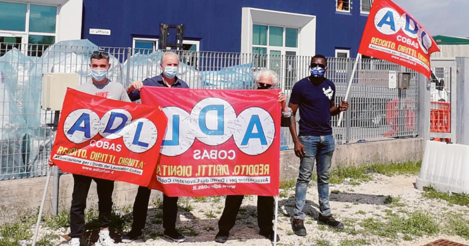 “Boia chi molla”. Viene licenziato