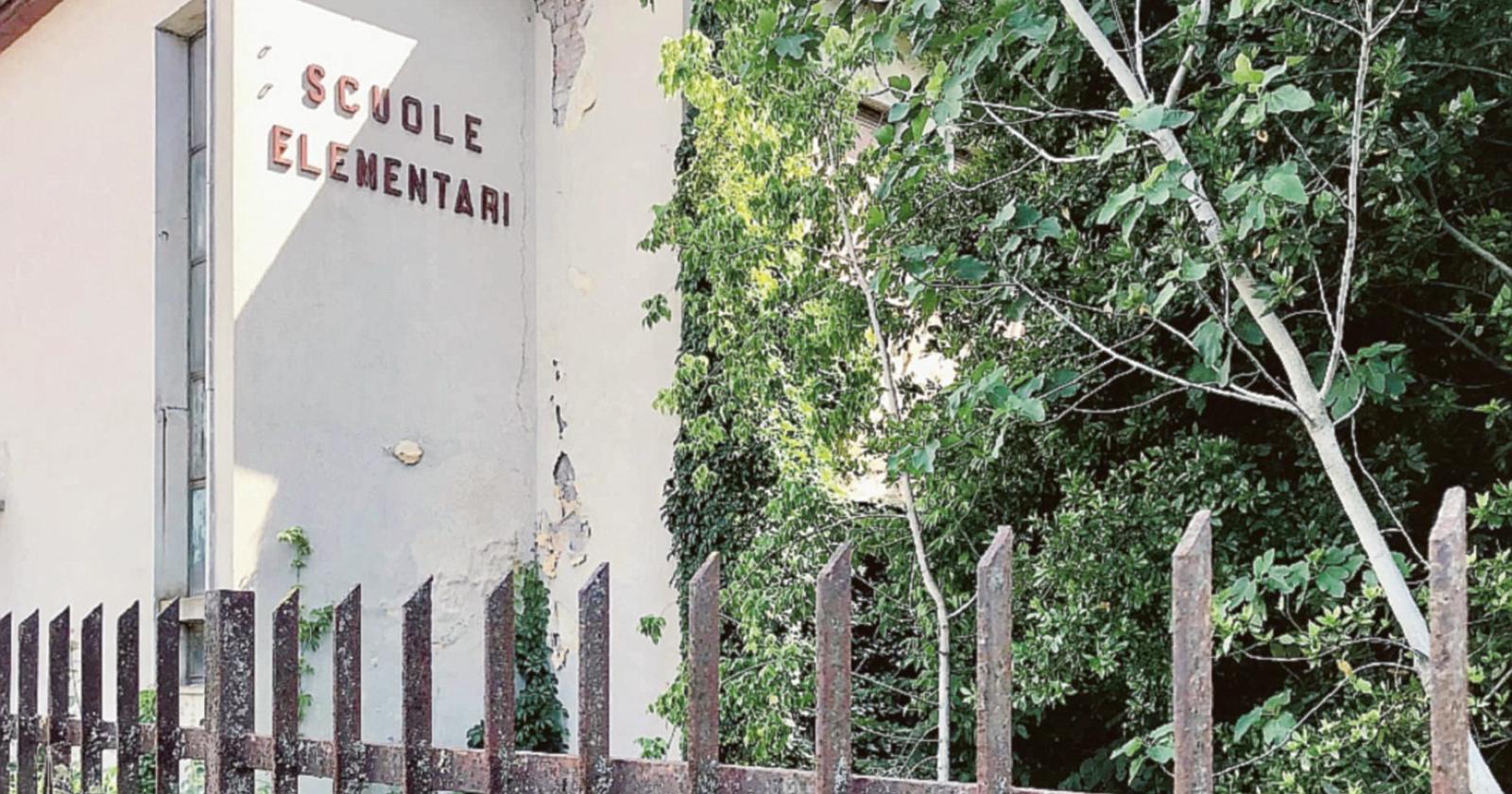 “C’è il degrado nelle ex scuole”