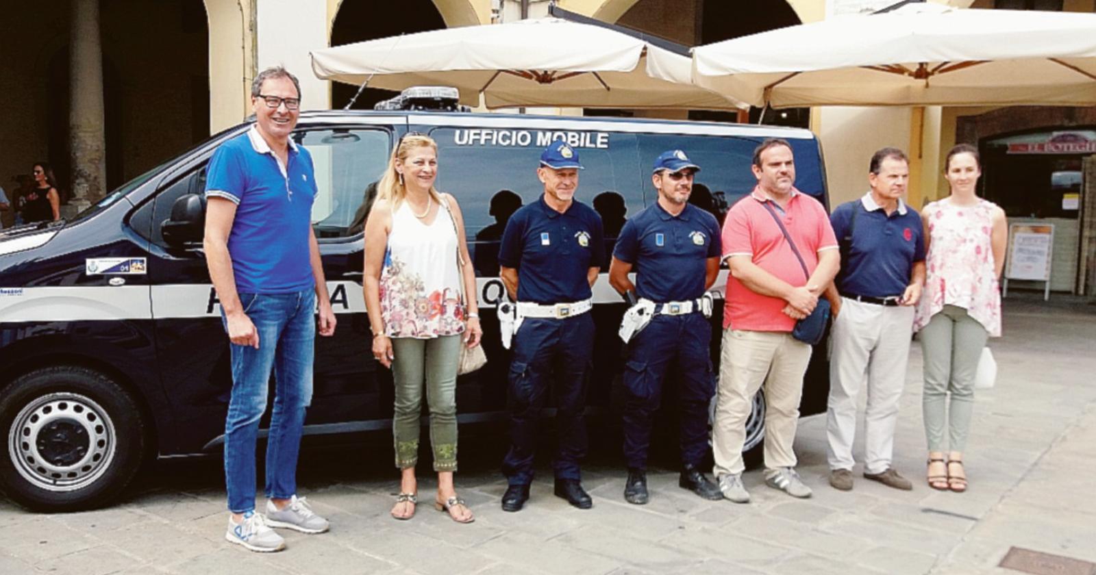Tre giovani vigili, “e non finisce qui”