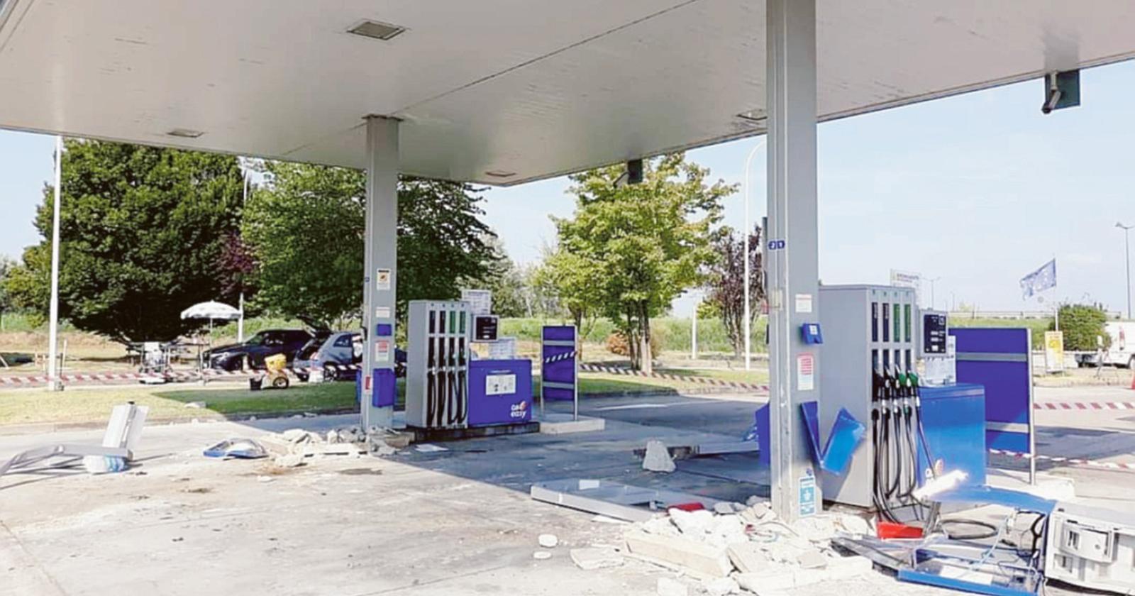 Assalto al distributore del “Faro”