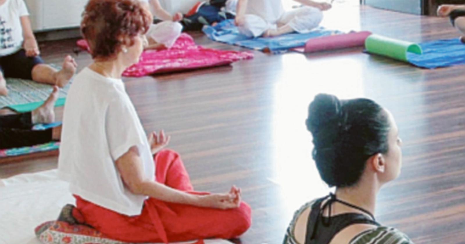 Al parco cittadino lezione gratuita di yoga