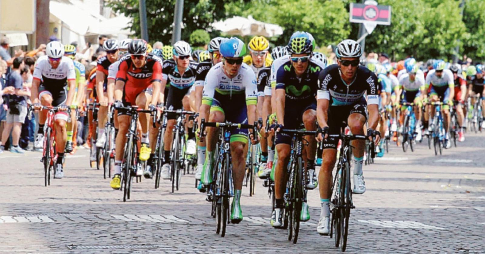 L’appuntamento con il Giro d’Italia è poco dopo l’ora di pranzo