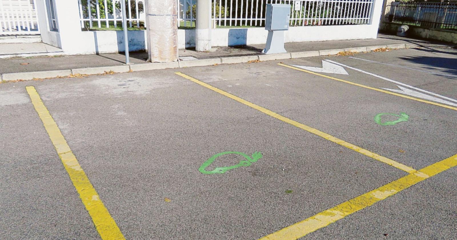 Colonnine senza corrente elettrica. Da prima del lockdown