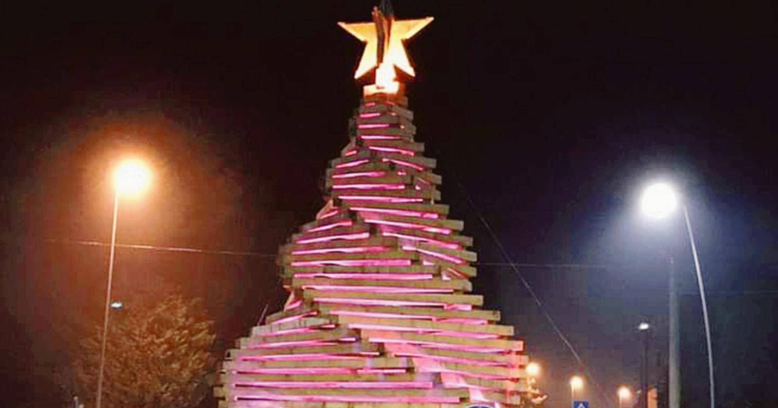 Poker di alberi per le feste di Natale