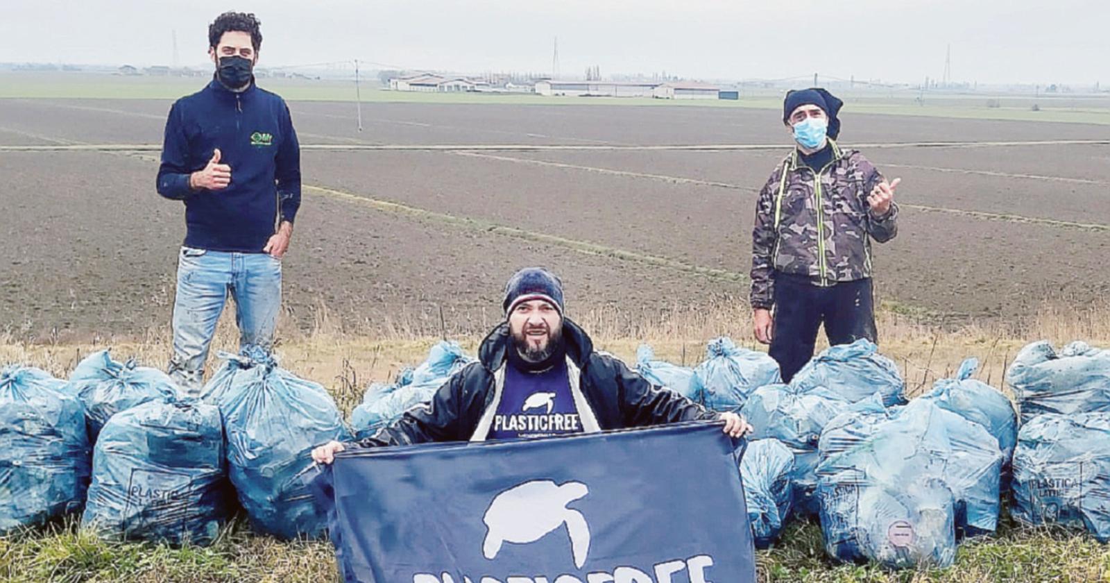 In mezzo al fango per un Po pulito