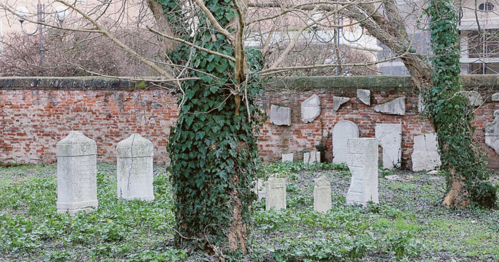 Cimitero ebraico nell’incuria
