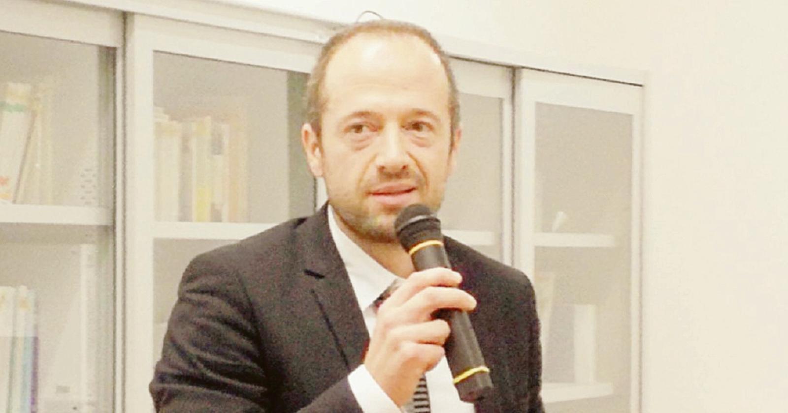 "Basta assembramenti e bevute fuori dai bar"